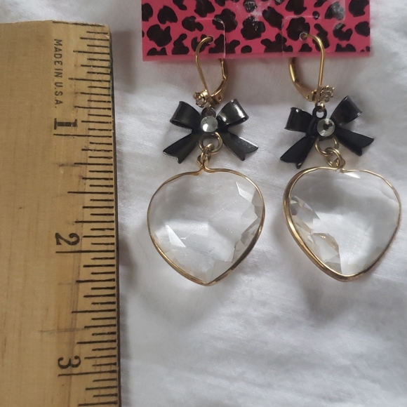 Betsey Johnson Rare Clear Crystal Heart & Bow Drop Earrings - Picture 4 of 5